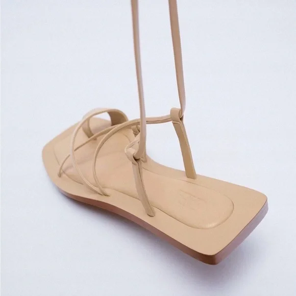 New! Zara Strappy leather toe loop Sandals - Picture 5 of 7